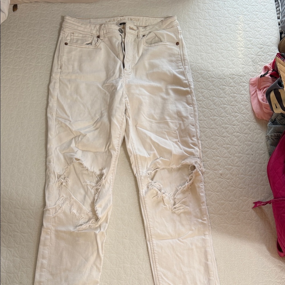 American Eagle Outfitters Women's Straight Leg Distressed Cream Jeans